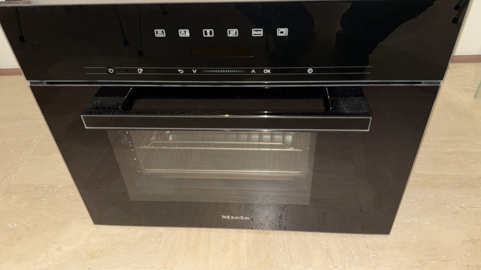Four à vapeur encastrable Miele - Inox/Noir - À encastrer